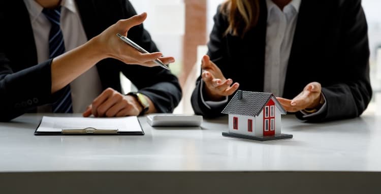 La verdad sobre la adenda que propone el promotor cuando se va a retrasar en la entrega de la vivienda